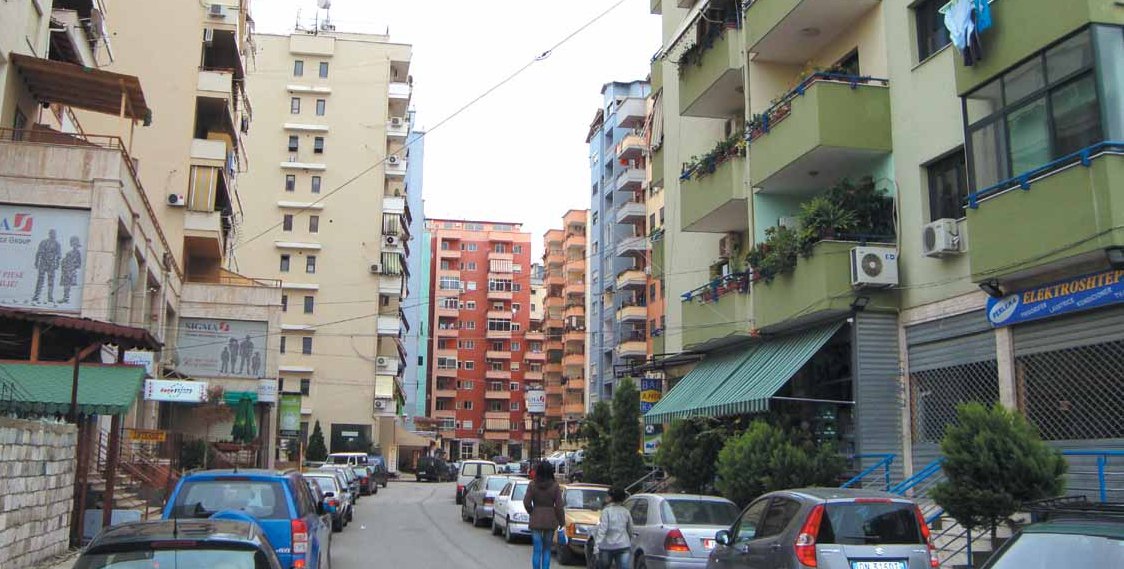 Taksa e prones: Bashkite nuk jane gati, afat deri ne fund te vitit